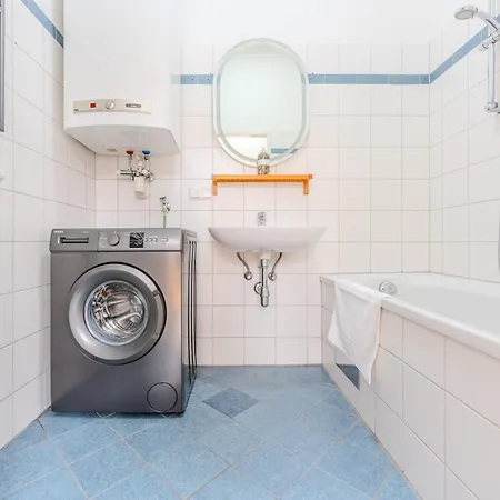Hakuna Cozy-living Center - Free Parking Apartment